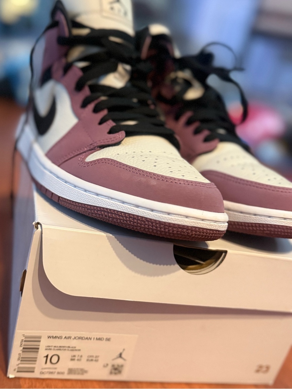 Women’s Air Jordan 1 Mid SE Size 10